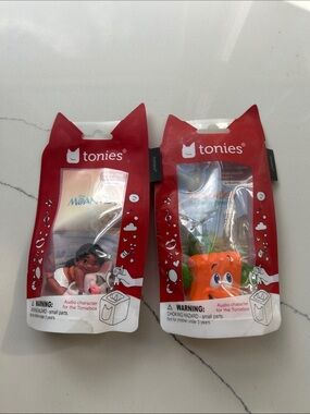 Tonies Kids Audio Character Set – Red Packaging (Moana & Spookley)